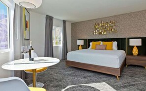 1 bedroom, desk, iron/ironing board, WiFi