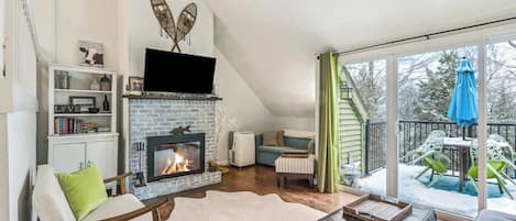 TV, fireplace, offices