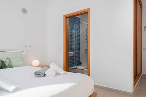 2 phòng ngủ, nôi/giường cho trẻ sơ sinh (phụ phí), bộ trải giường 