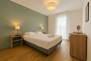 1 bedroom, individually decorated, individually furnished