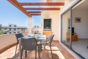 Balcony - Lagos Ocean View 3 With Pool by Homing (Lagos)