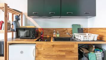 冰箱、微波炉、茶具/咖啡用具、烤面包机