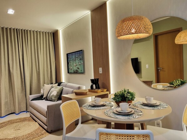 Apartment | Dining room - Apê na Pajuçara, AR na Sala, Fitness, Piscina & Kids (Maceió)