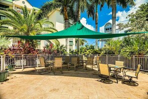 Outdoor dining - The Samana Cay | Tropical, Airy Retreat w/ Private Balcony, Pool! (Key West)