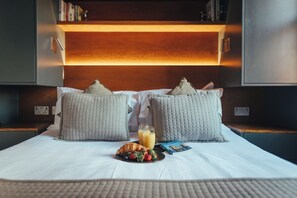 Apartment | 1 bedroom, iron/ironing board, free WiFi, bed sheets - London Luxury Apartment on Rupert Street (London)