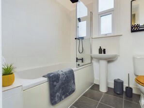 Apartment | Bathroom | Combined shower/tub, deep soaking tub, hair dryer, towels