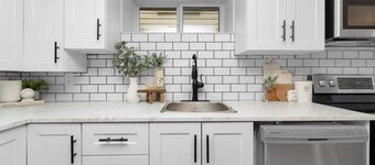 Fully Furnished 2 bedroom basement in Windsor