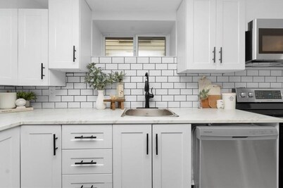 Fully Furnished 2 bedroom basement in Windsor