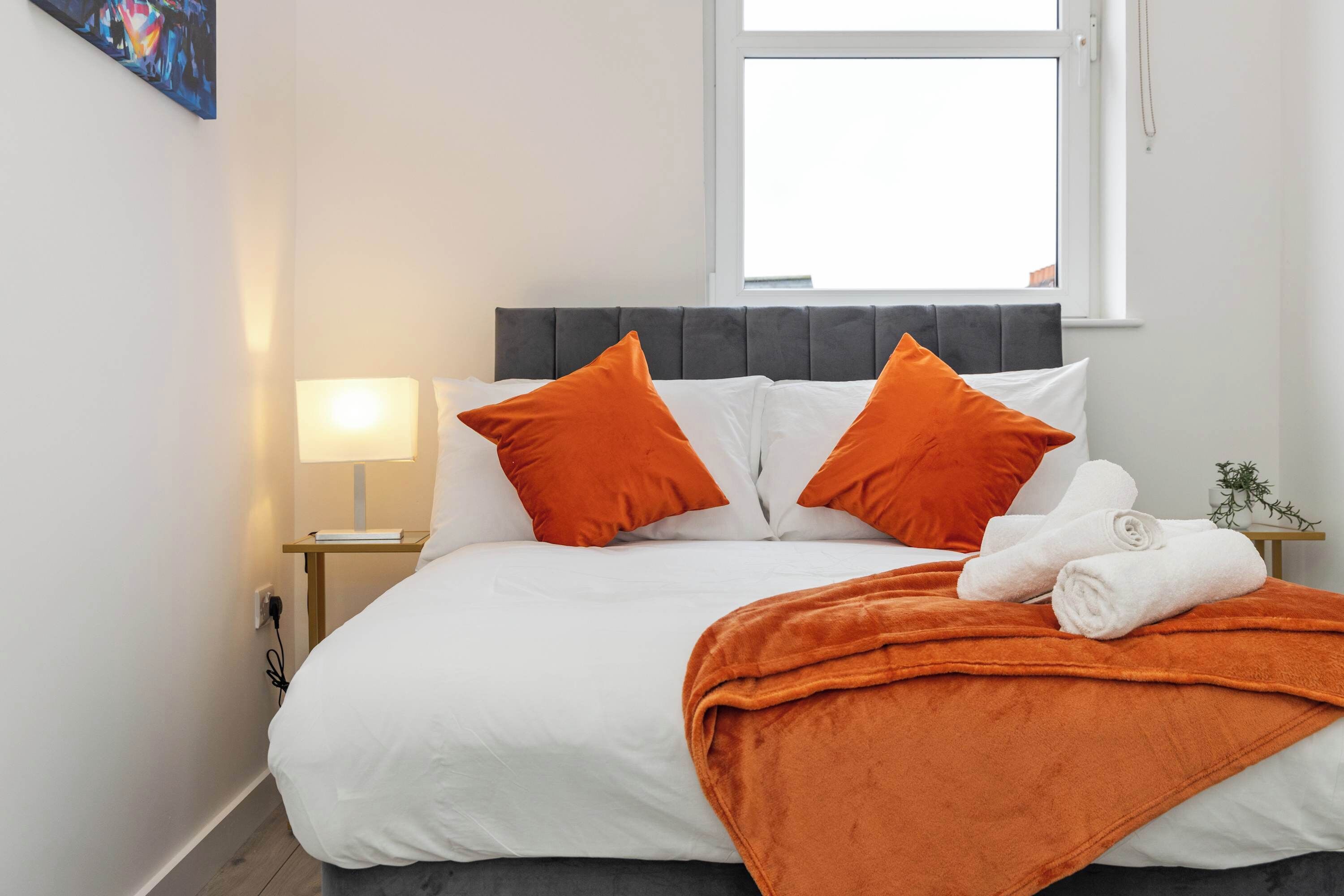 2 bedrooms, desk, iron/ironing board, travel cot