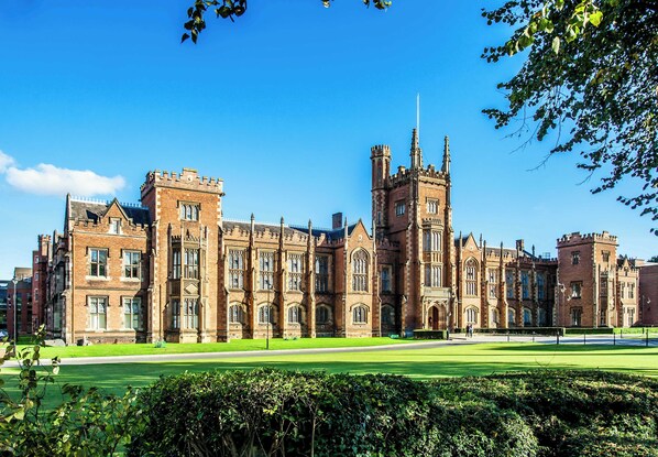 Queen’s University Belfast – A prestigious Russell Group university at the heart of the city, known for its historic campus, world-class research, and vibrant student life.