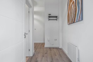 Interior - Stylish, 2BR Penthouse, Free Wifi, Elevator, Roof Terrace, walk to City Centre (Belfast)