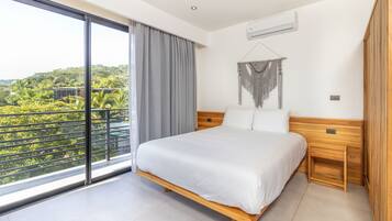 2 Schlafzimmer, Zimmersafe, Schreibtisch, Bügeleisen/Bügelbrett