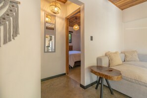 2 Schlafzimmer, Zimmersafe, Schreibtisch, Bügeleisen/Bügelbrett