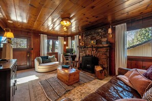 Smart-TV, Bücher, Computerbildschirme