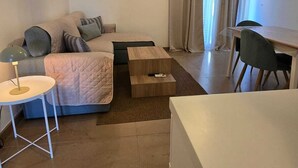 TV - Int. 8, Apartment 8 (Marina di Massa)
