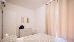 2 bedrooms, WiFi, bed sheets - Int. 8, Apartment 8 (Marina di Massa)