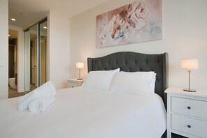Iron/ironing board, WiFi, bed sheets