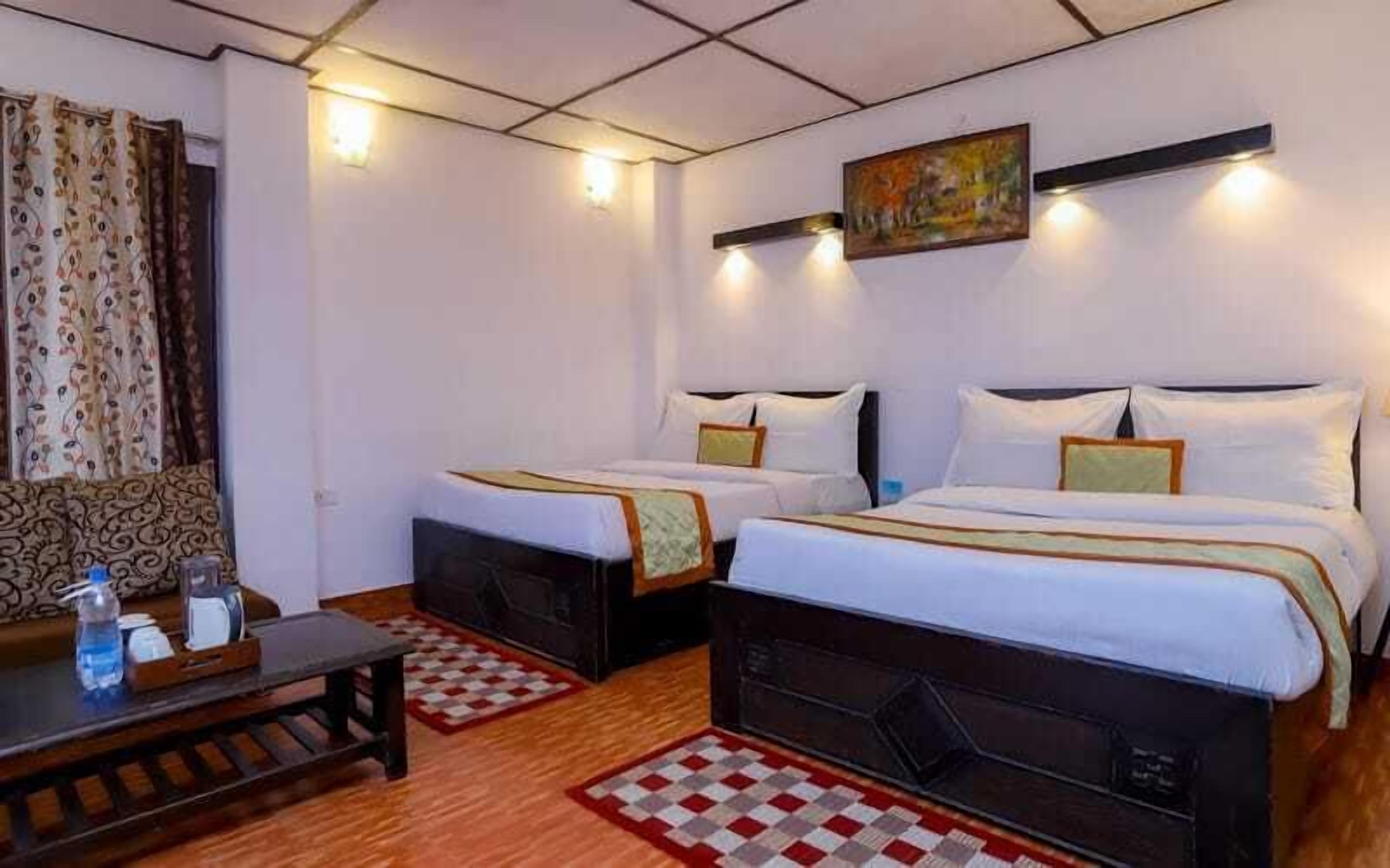 Family Quadruple Room, Hill View