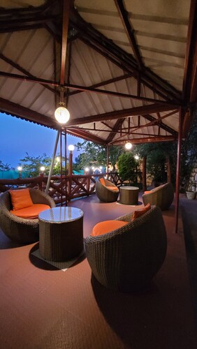 Ceyone Classic Fall Resort