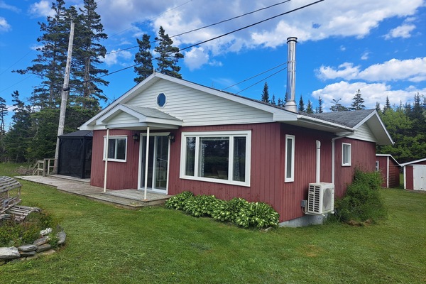 Beach Walk Cottage - 2 bedroom cottage close to Arnolds and Louis Head Beach
