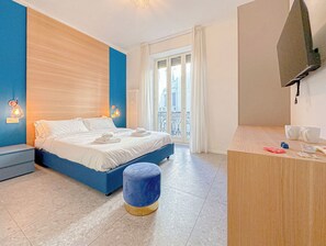 5 bedrooms, iron/ironing board, free WiFi, bed sheets