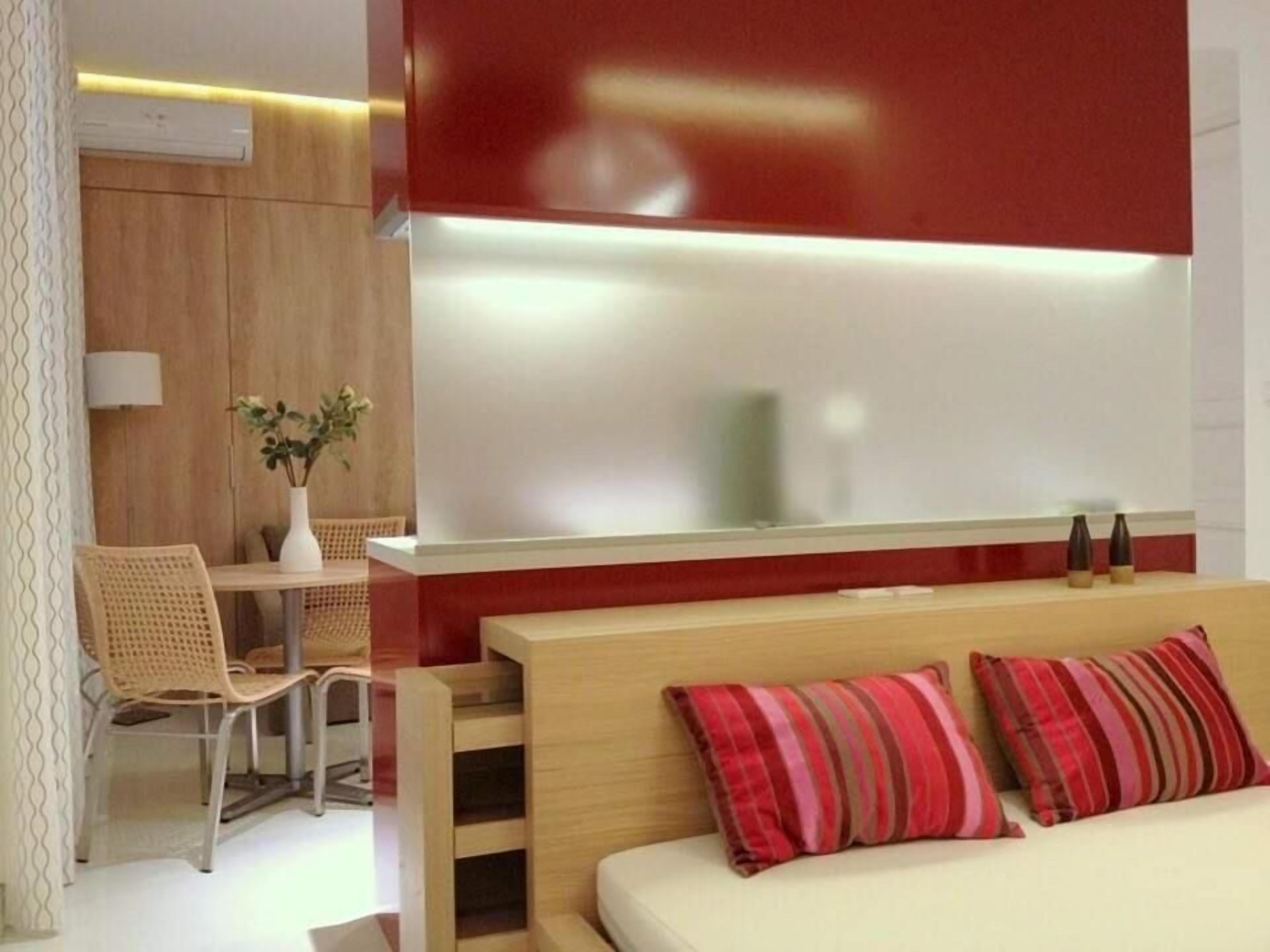 Design Studio | Iron/ironing board, free WiFi