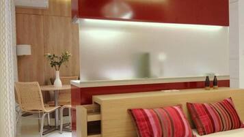 Design Studio | Iron/ironing board, free WiFi