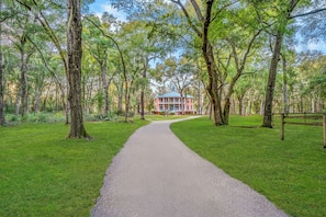 Property grounds - Bay Breeze Manor: Waterfront, Pool & Hot Tub, Game Room! (Johns Island)