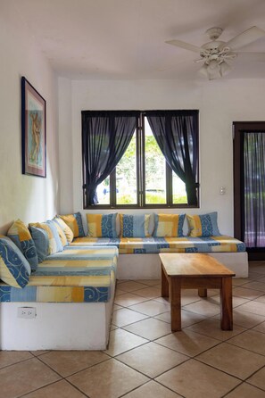 TV - Villa Spring#5 w/ Pool close to Evething in Manuel Antonio (Quepos)