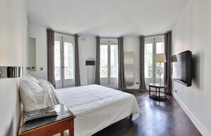 4 soverom, skrivebord, strykejern/-brett og wi-fi (inkludert)