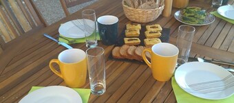 Les Chemins d'Ambre & Thaïs: Charming dwelling in the heart of the Nantes vineyards