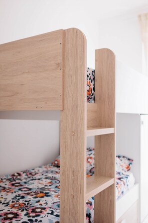 2 bedrooms, WiFi, bed sheets