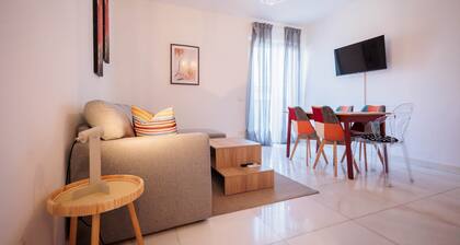 Apartment Int.11, Apartment 11
