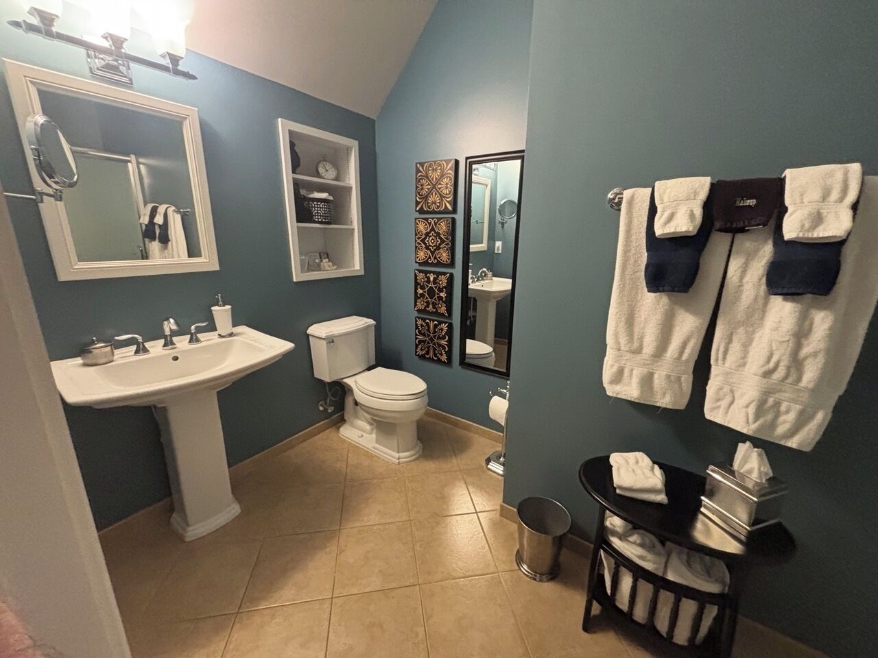Deluxe Single Room, Hill View | Bathroom | Hair dryer, bathrobes, towels, soap