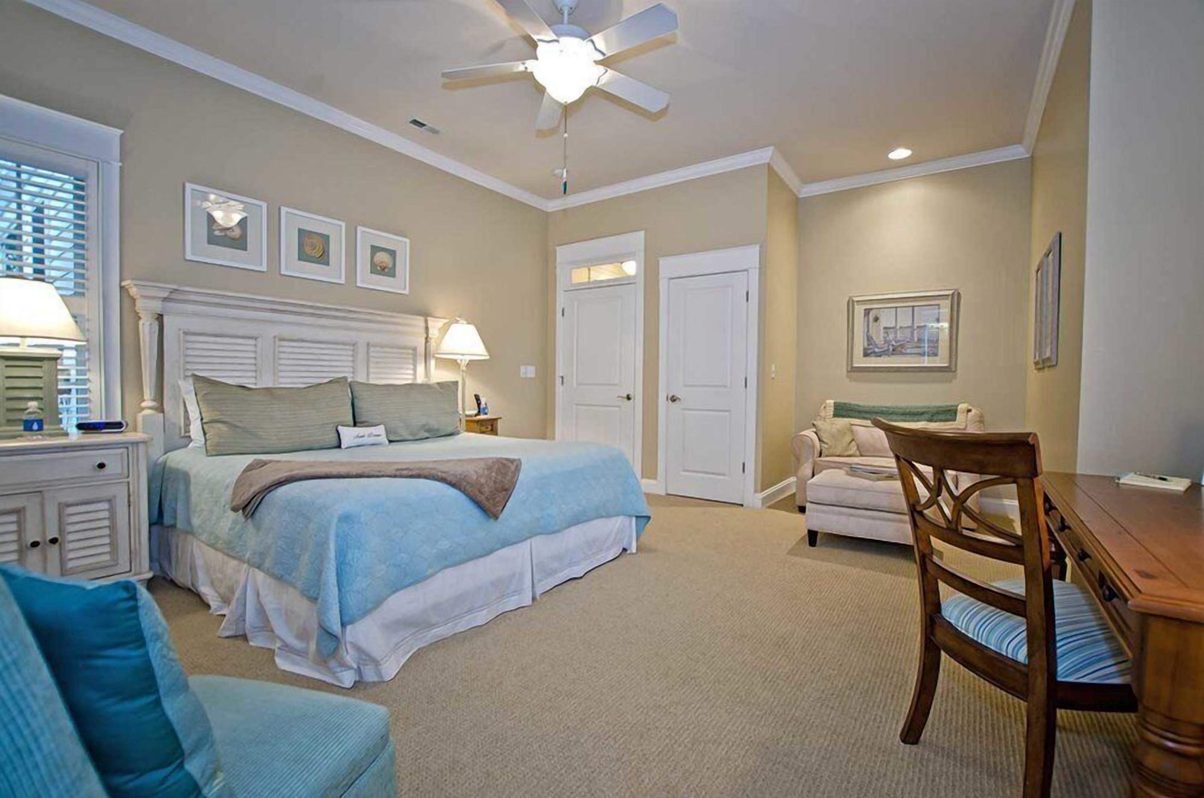 Deluxe Studio, Garden View | Premium bedding, iron/ironing board, travel crib, WiFi (free)