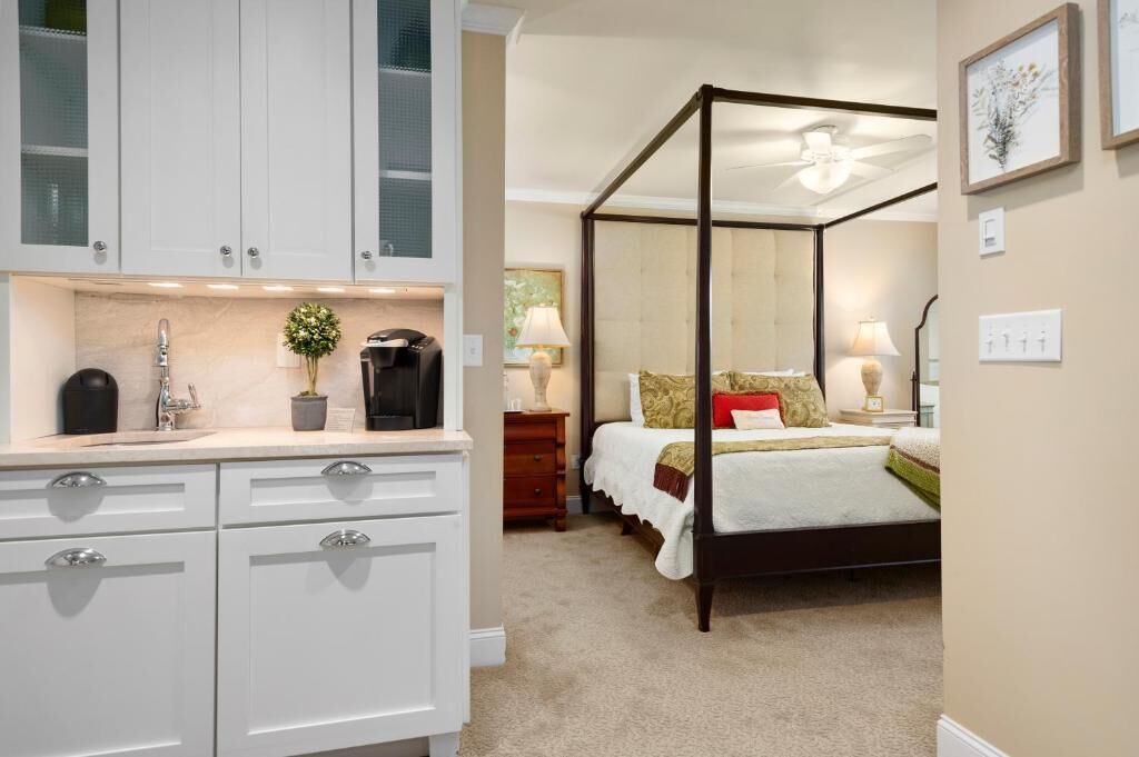 Suite, Patio, Mountain View | Premium bedding, iron/ironing board, travel crib, WiFi (free)