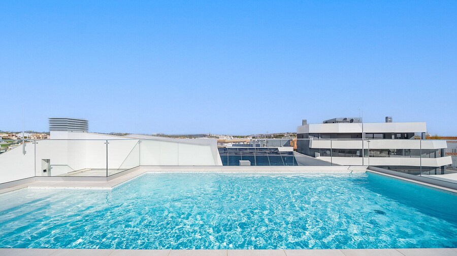 Lagos Modern 2 With Pool by Homing