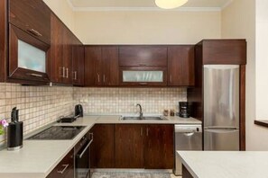 Fridge, oven, dishwasher