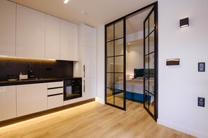 1 bedroom, travel crib, WiFi