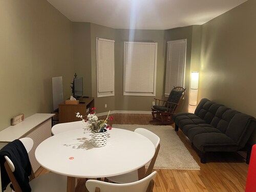 Monthly rental - 1-BDR apt, ALL included (hot water, hydro and heating).