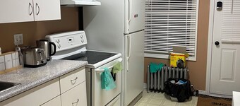 Monthly rental - 1-BDR apt, ALL included (hot water, hydro and heating).