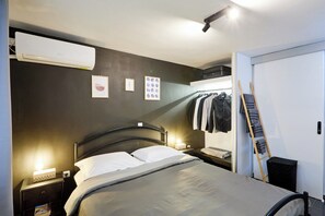 1 bedroom, iron/ironing board, travel crib, free WiFi - West Garden in Aigio (Aigio)