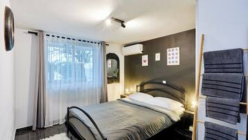 1 bedroom, iron/ironing board, travel crib, WiFi
