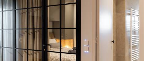 2 bedrooms, travel crib, WiFi, bed sheets