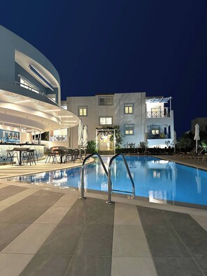Pool - Executive Two Bedroom Suite (Hersonissos)