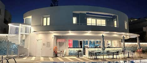 Apartment, 2 Bedrooms | Pool | Outdoor pool