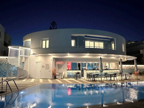 Apartment, 2 Bedrooms | Pool