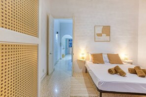 3 Schlafzimmer, Schreibtisch, Bügeleisen/Bügelbrett, kostenloses WLAN