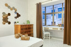 3 Schlafzimmer, Schreibtisch, Bügeleisen/Bügelbrett, kostenloses WLAN