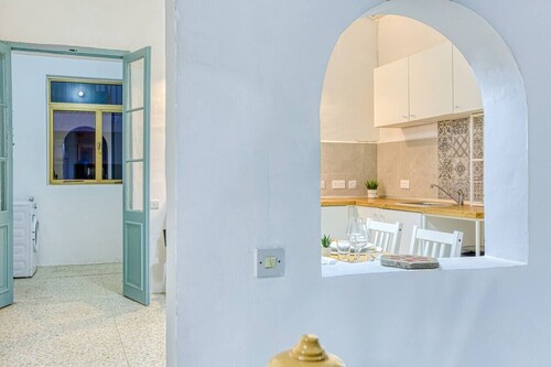 Lilly Townhouse Sliema